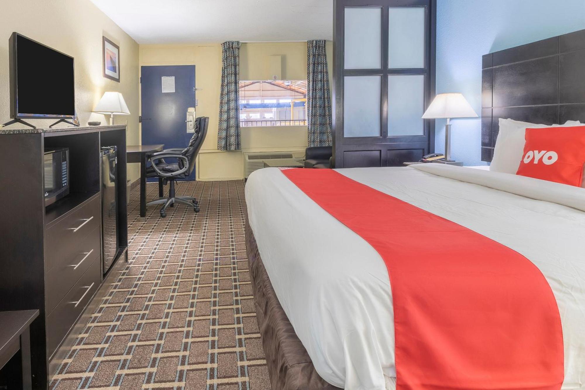 Oyo Hotel Knoxville Tn Cedar Bluff I-40 Экстерьер фото