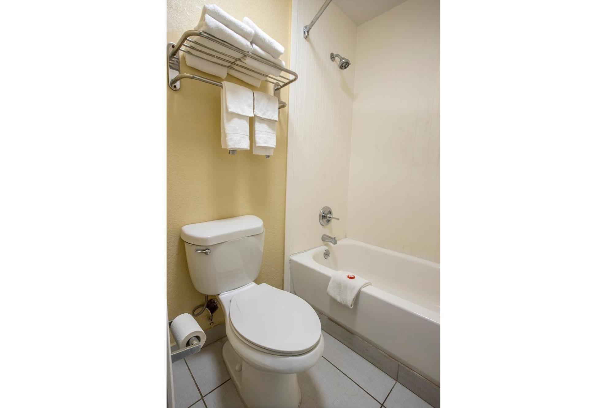 Oyo Hotel Knoxville Tn Cedar Bluff I-40 Экстерьер фото